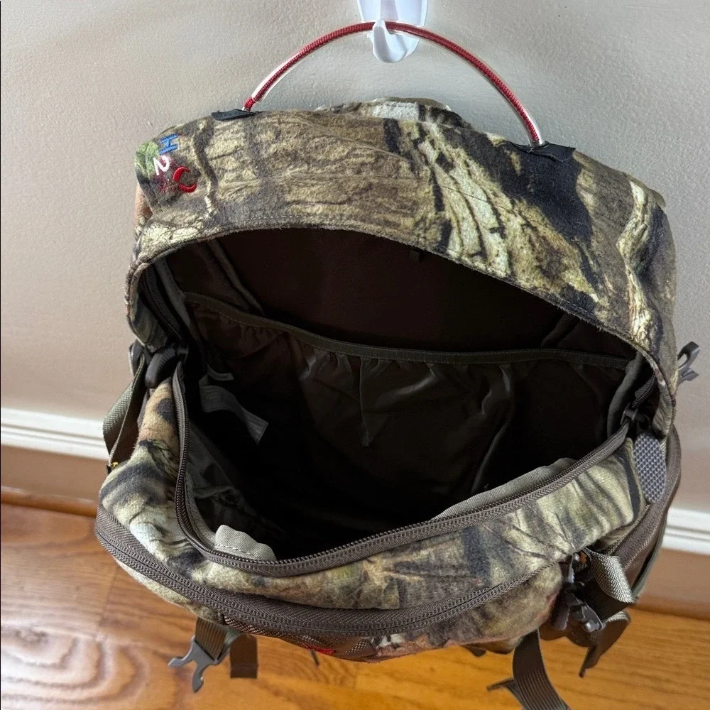 Badlands H2 Camo Hunting Backpack‎ Red Skull Logo